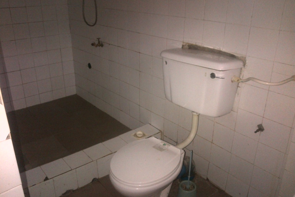 6. master br toilet and bath