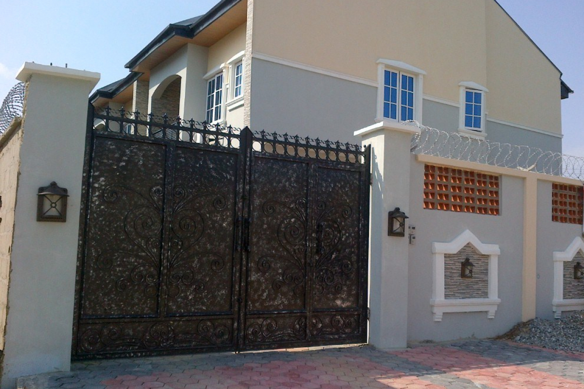 2. entrance gate