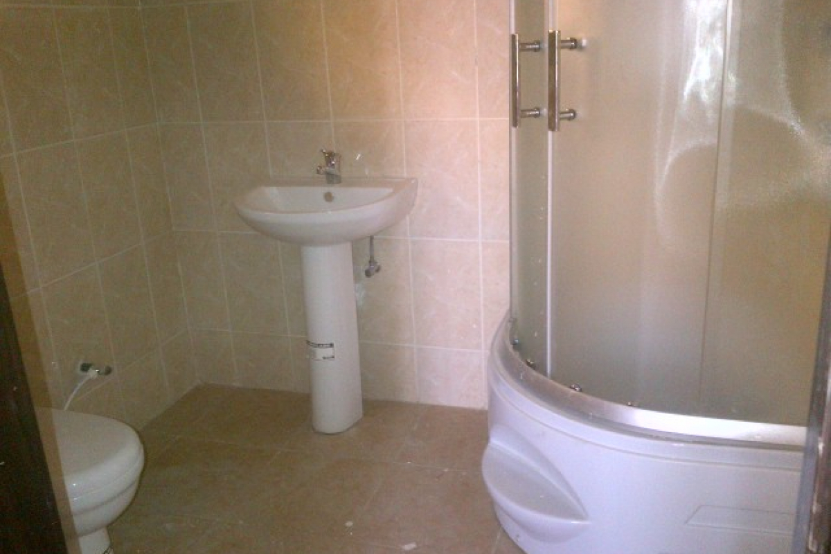9. another toilet and bath