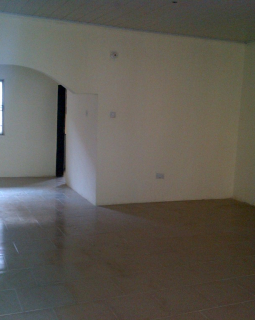 3. sitting room with dining area