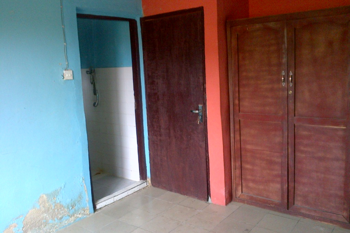 6. ensuite master bedroom showing toilet door
