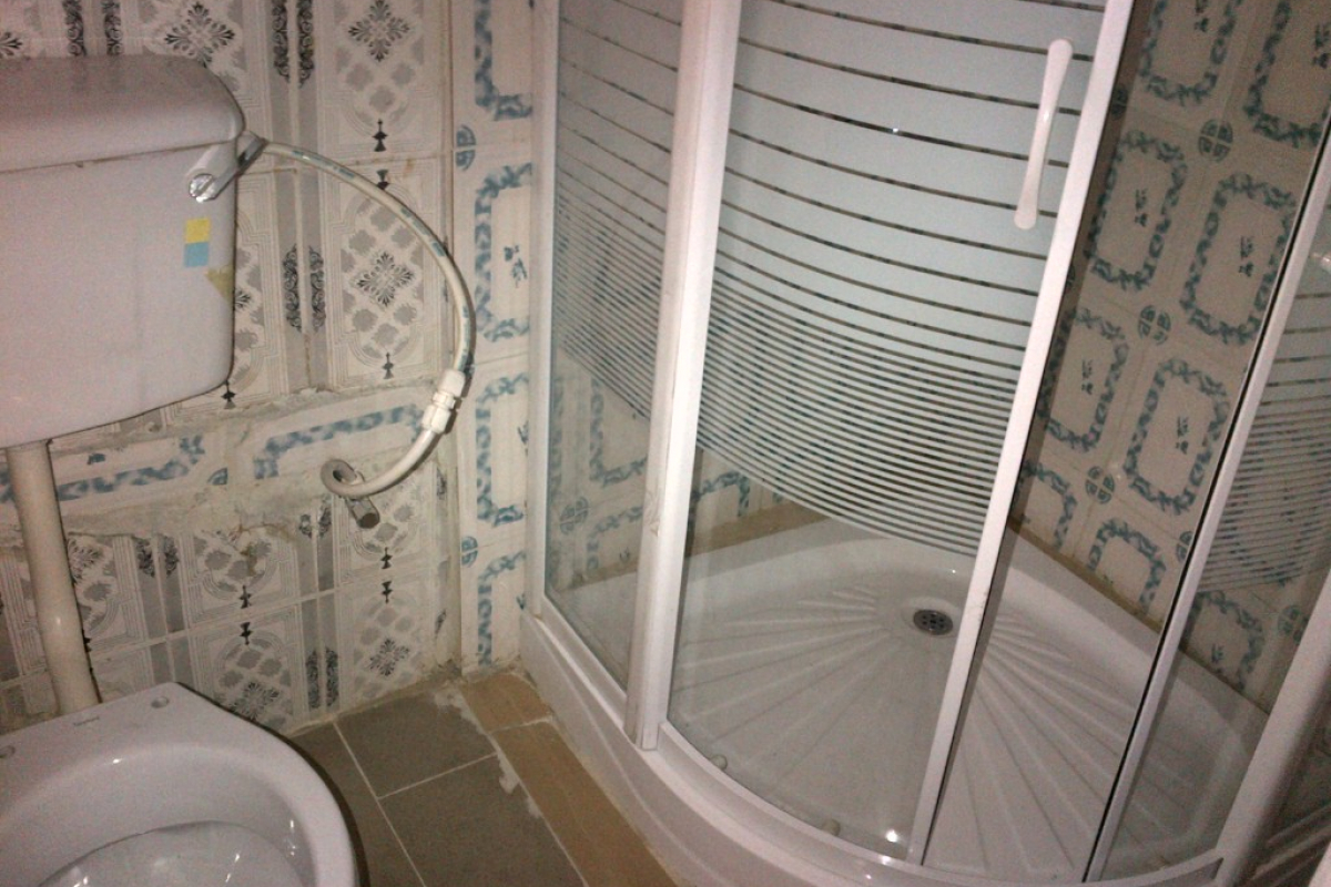 7. toilet and bath for bedroom 1