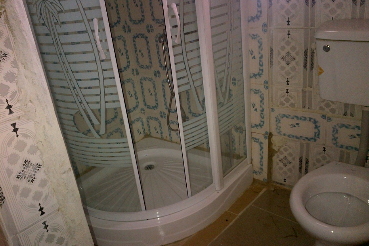 8. toilet and bath for bedroom 2