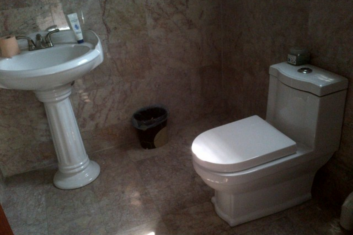 12. guest toilet