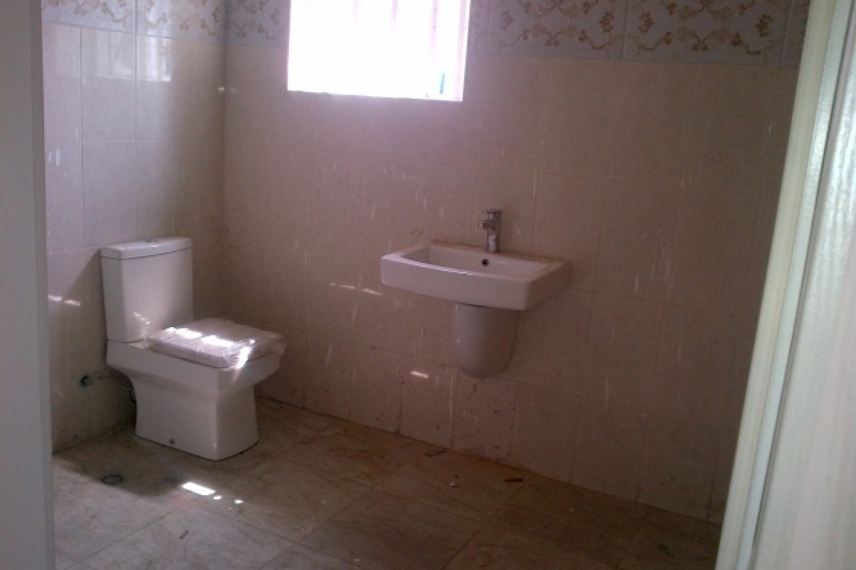 13. another toilet and bath
