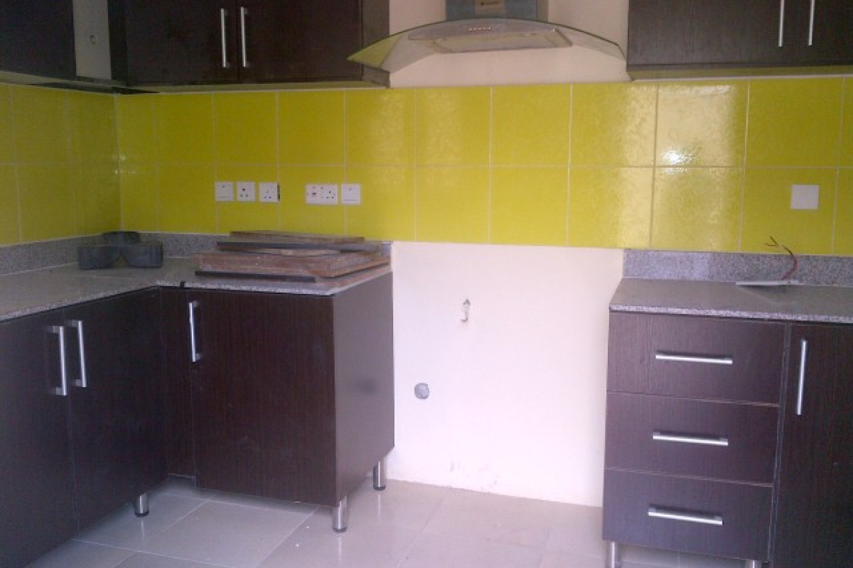 4. kitchen side 1
