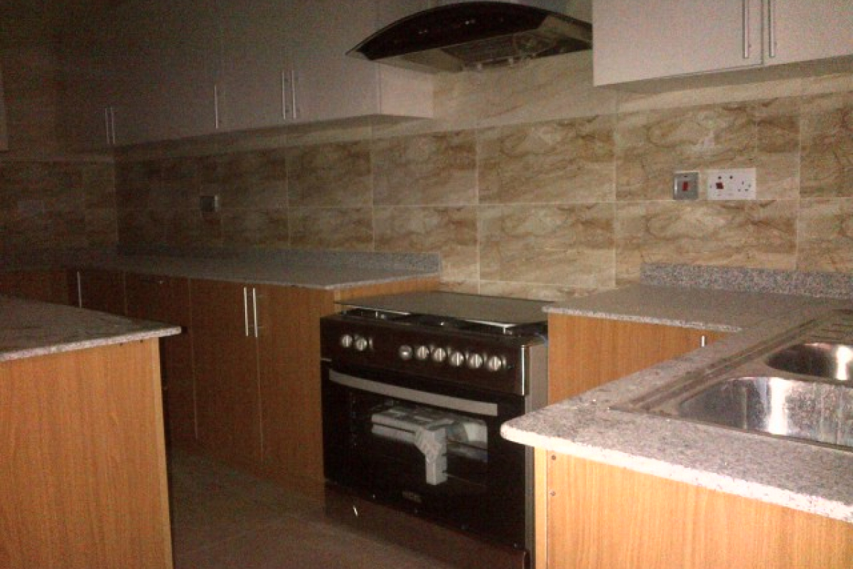8. fitted kitchen 1
