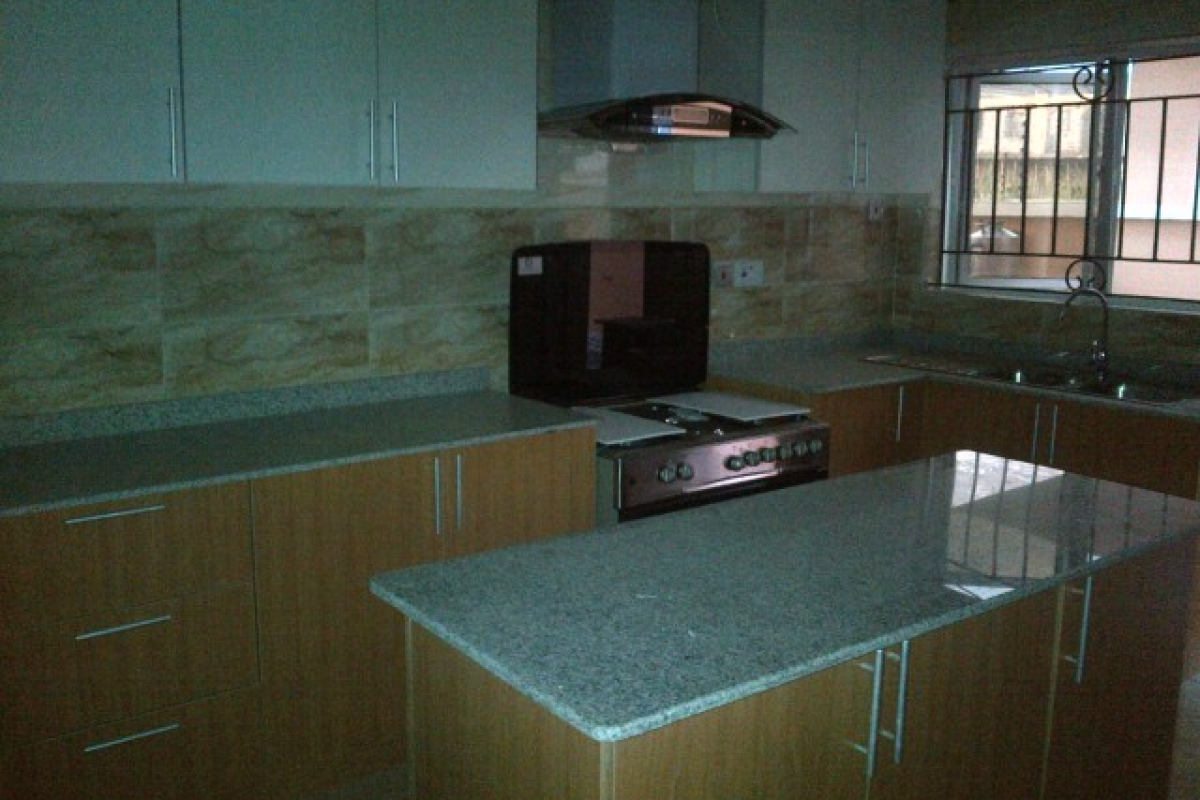 9. fitted kitchen 2