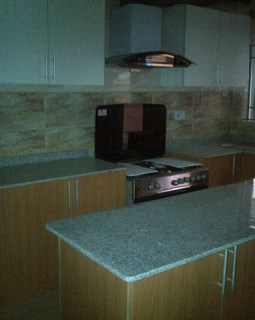 9. fitted kitchen 2