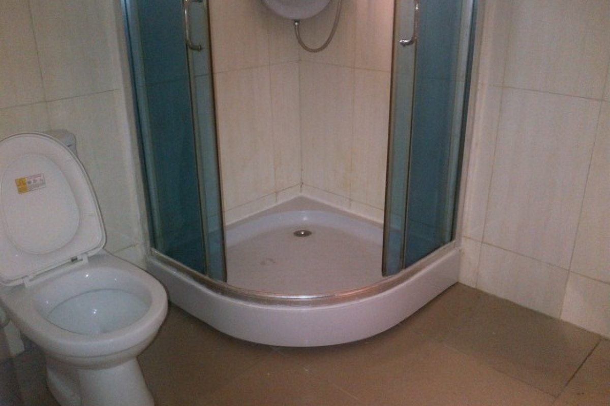 17. water closet and shower cubicle 2