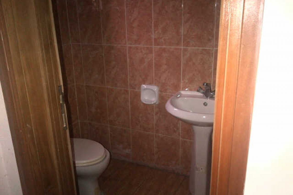 5. guest toilet 2