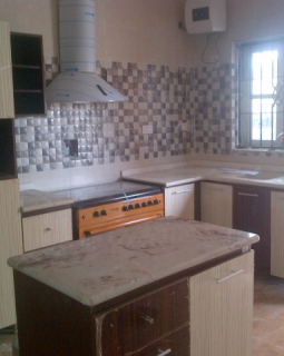 5. fitted kitchen 1