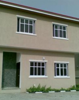 a 4 bedroom duplex in crown estate for 42m on 100sqm plot