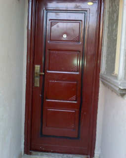 2. entrance door