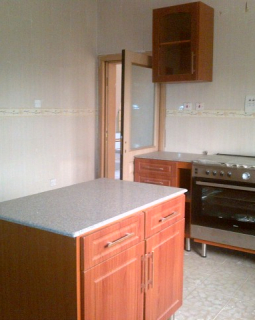 10. fitted kitchen side 2