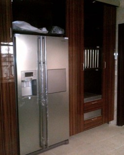 12. fitted kitchen side 2