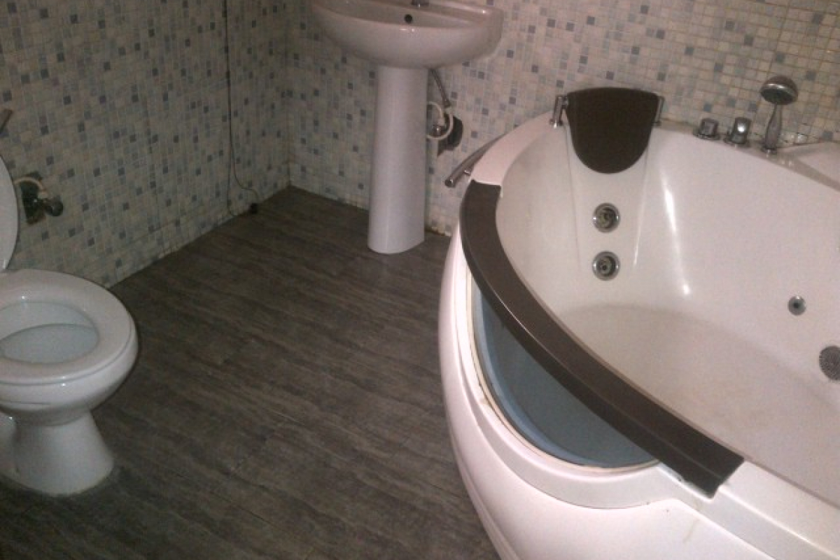 13. master toilet and bath