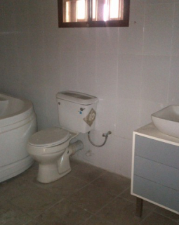 15.toilet and bath 1