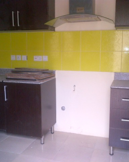 4. kitchen side 1