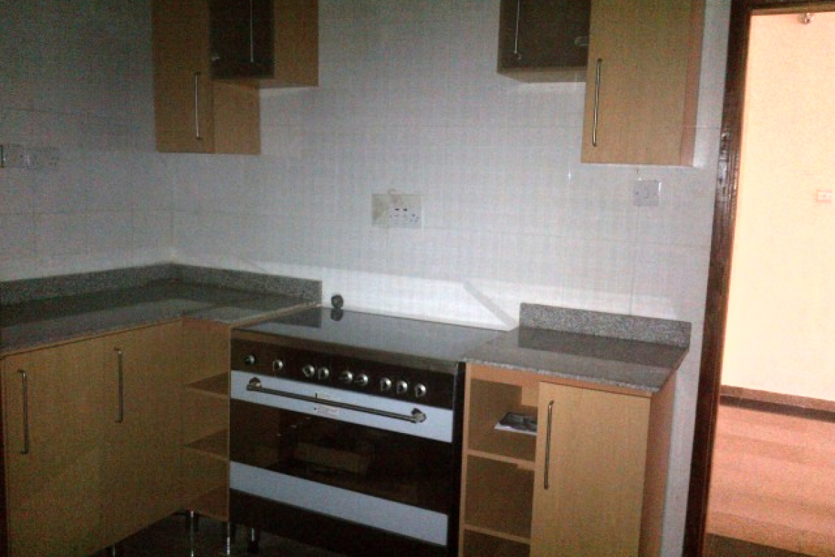 6. fitted kitchen side 1