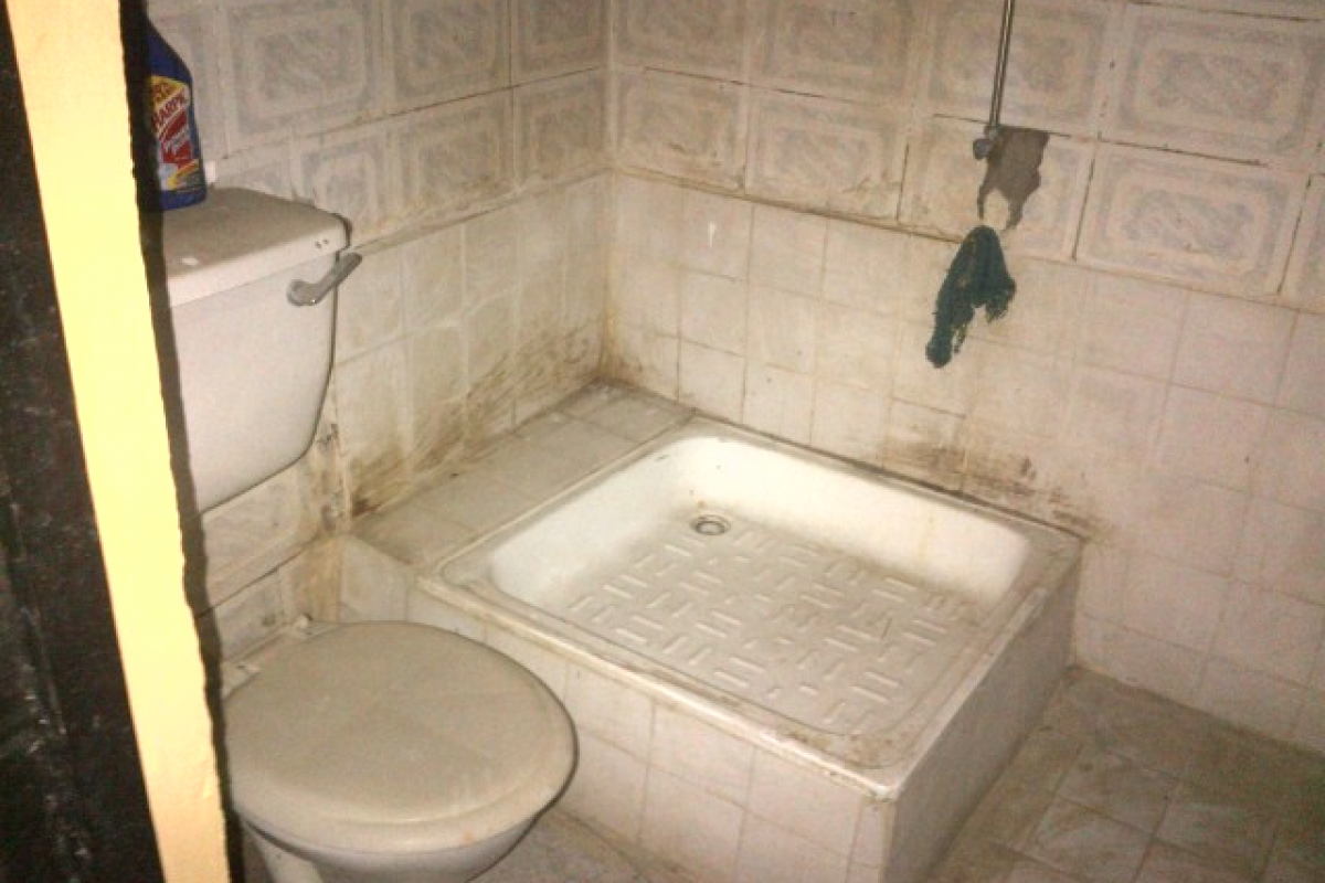 8. toilet and bath 1