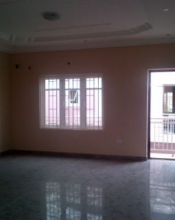 4. sitting room showing balcony