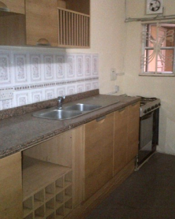 4. kitchen side 1