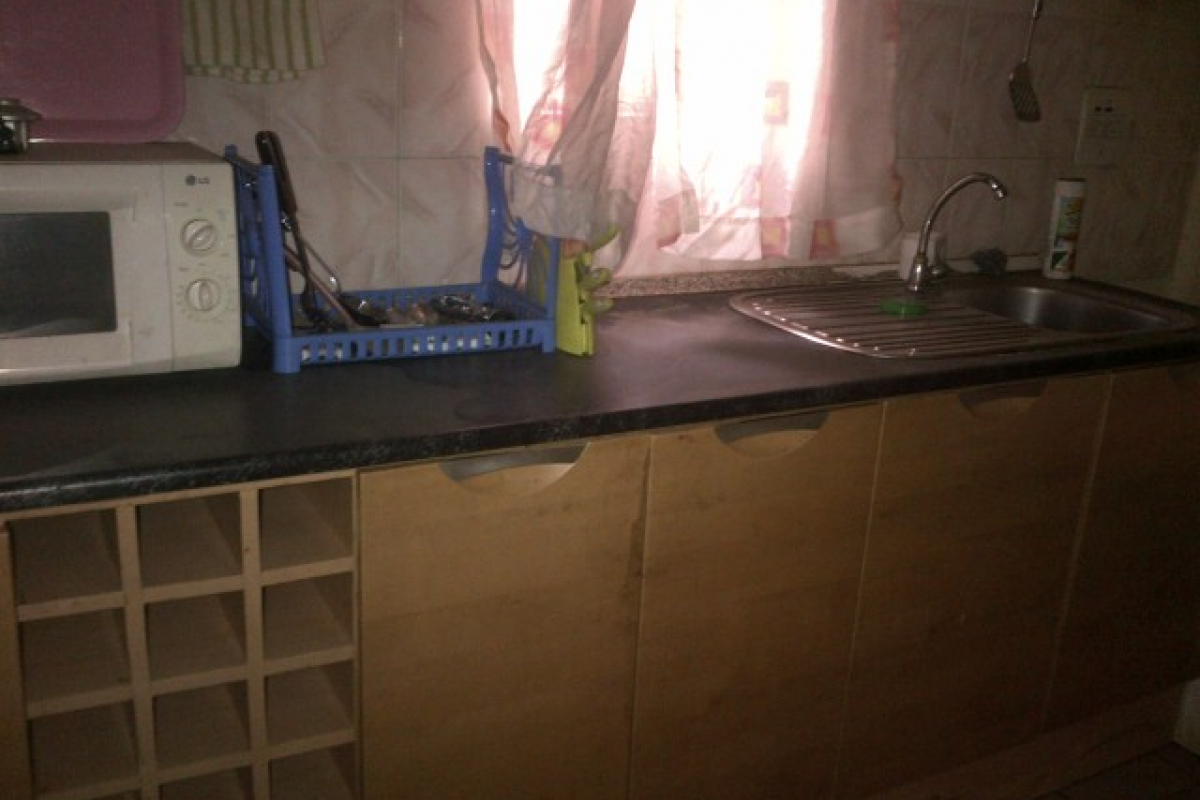 6. fitted kitchen side 2