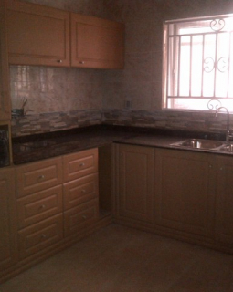 8. fitted kitchen side 1