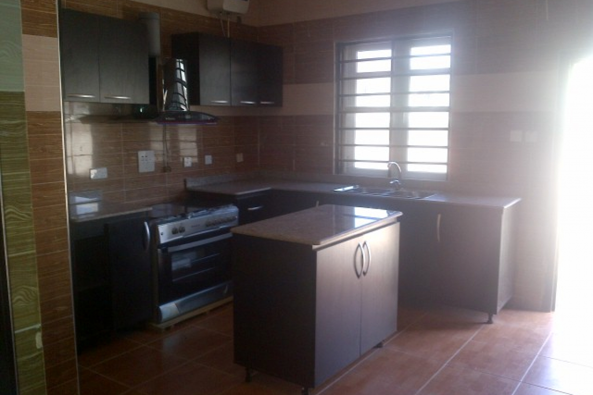 10. kitchen side 2