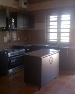 10. kitchen side 2