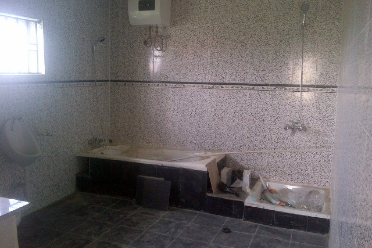 14. bathtub and shower