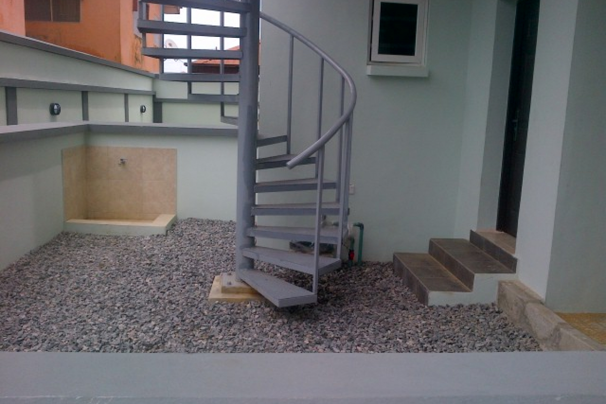 6. exit stairway showing bq
