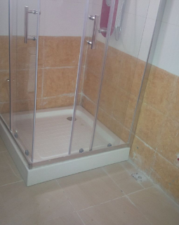 25. toilet and bath 2