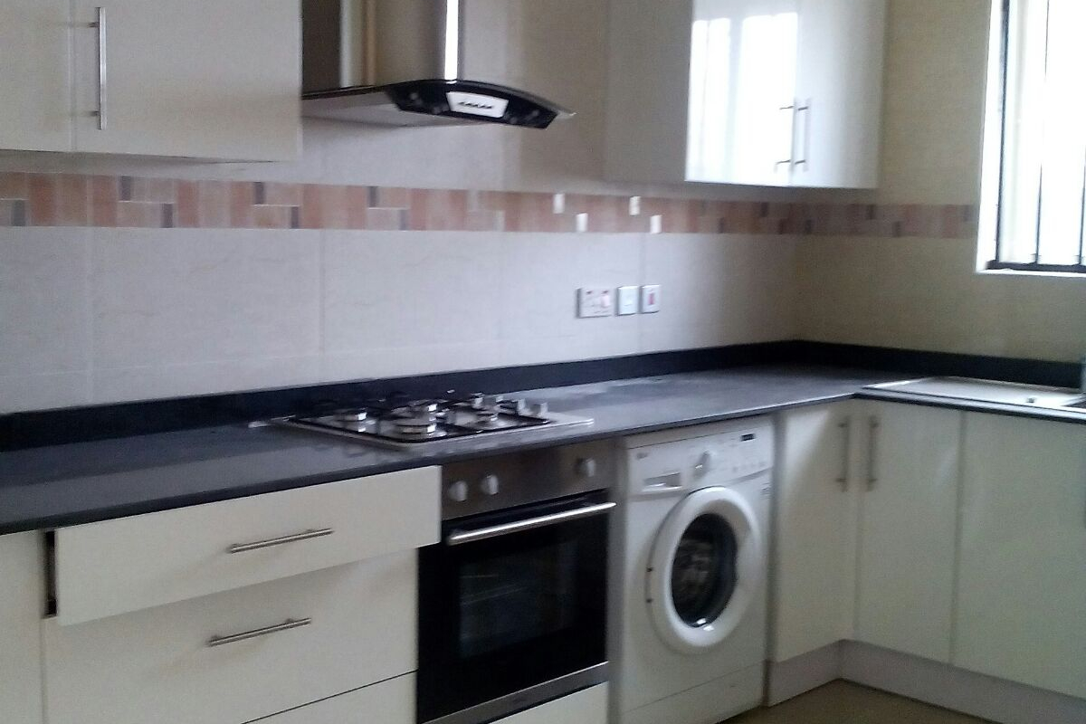 5. fitted kitchen